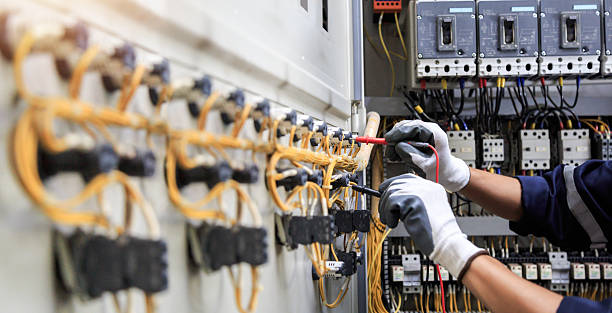 Professional Electrician technician working in Wonder Lake, IL